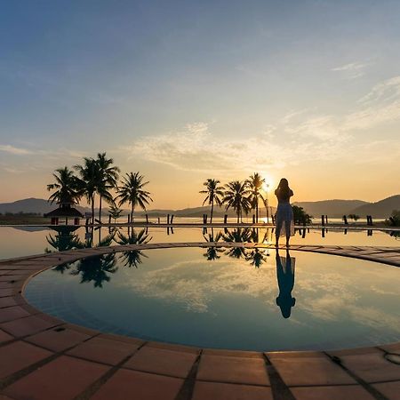 Kaengkrachan Boathouse Paradise Resort Kaeng Kachan Bagian luar foto