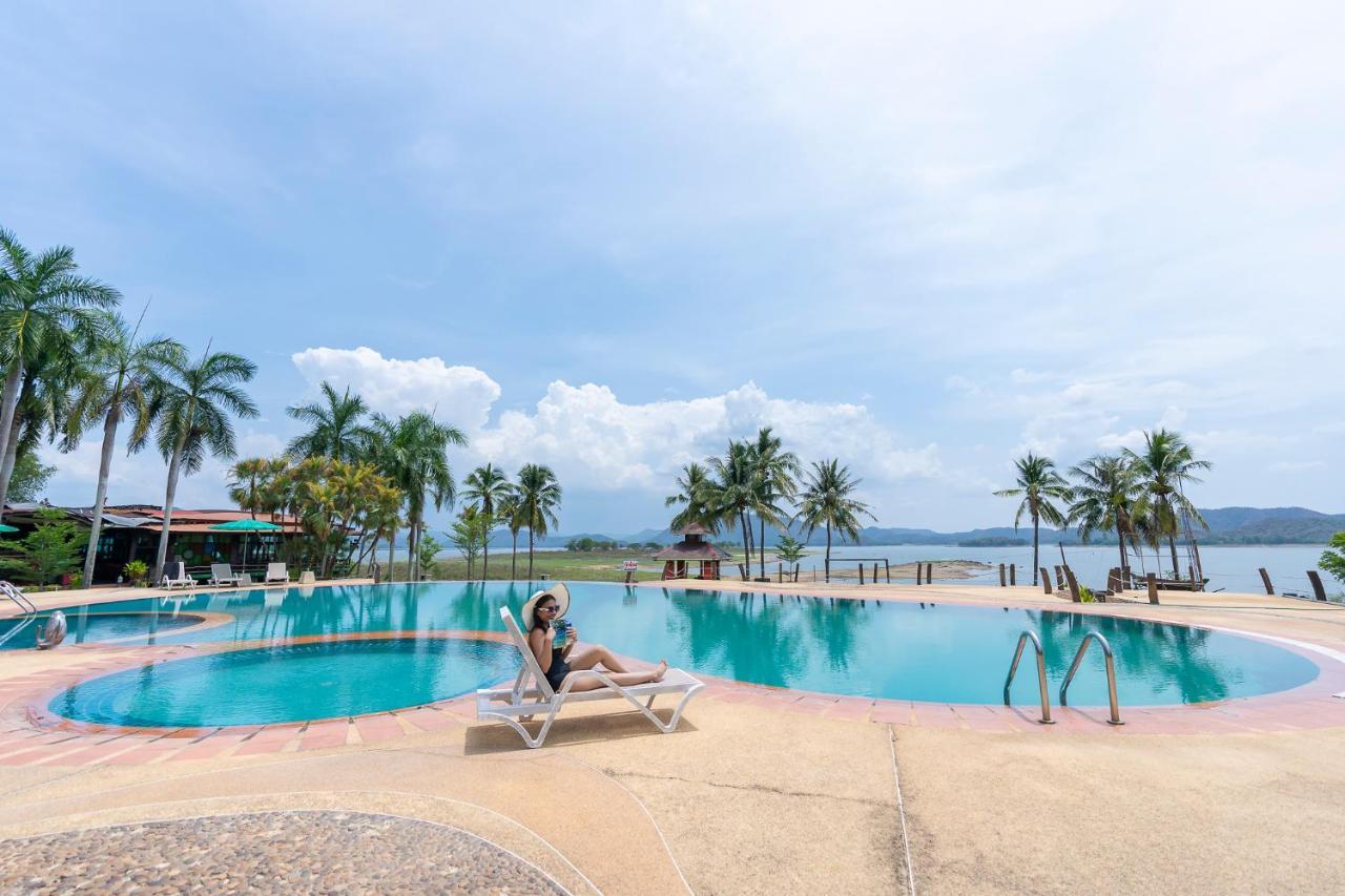 Kaengkrachan Boathouse Paradise Resort Kaeng Kachan Bagian luar foto