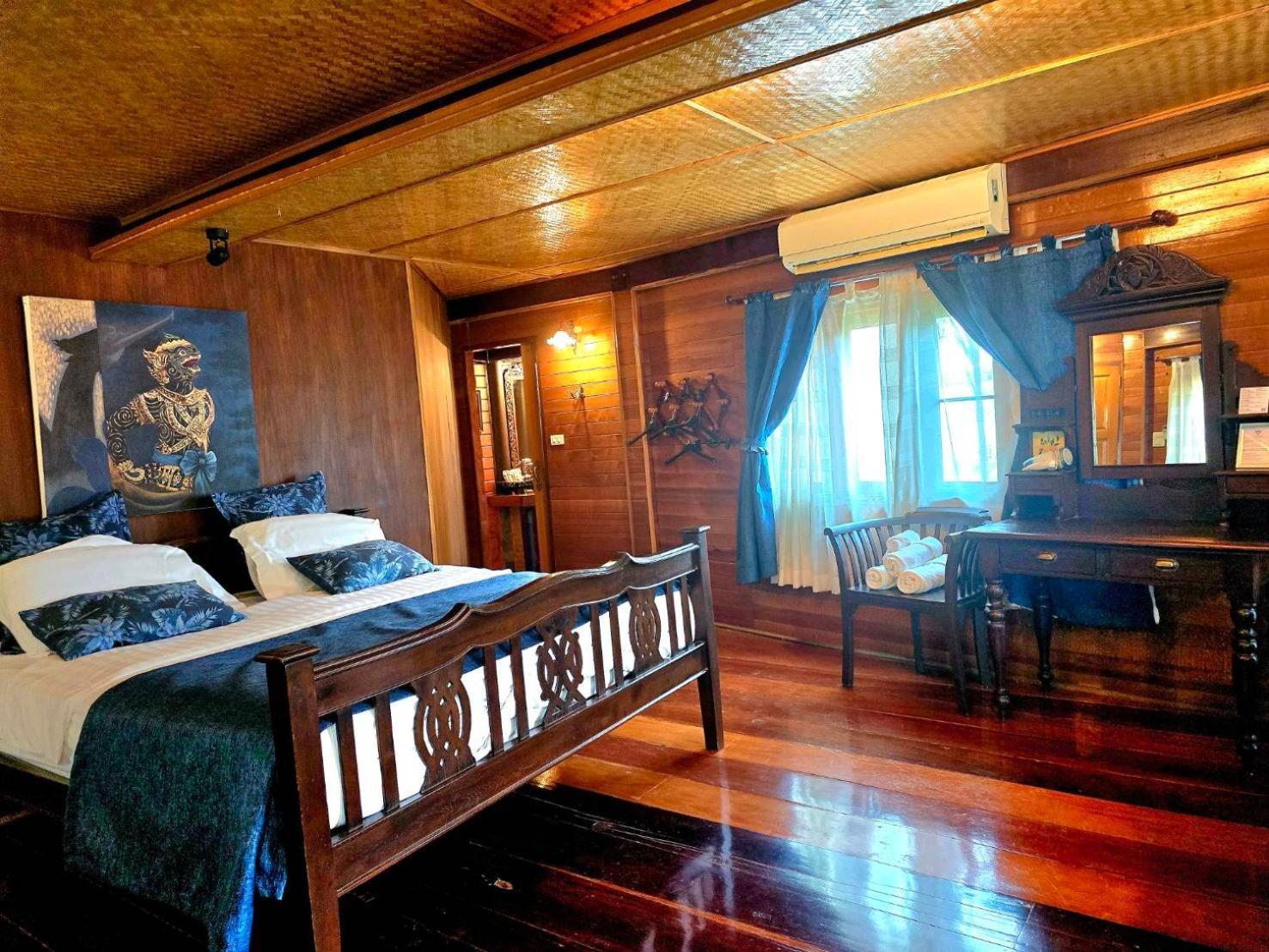 Kaengkrachan Boathouse Paradise Resort Kaeng Kachan Bagian luar foto